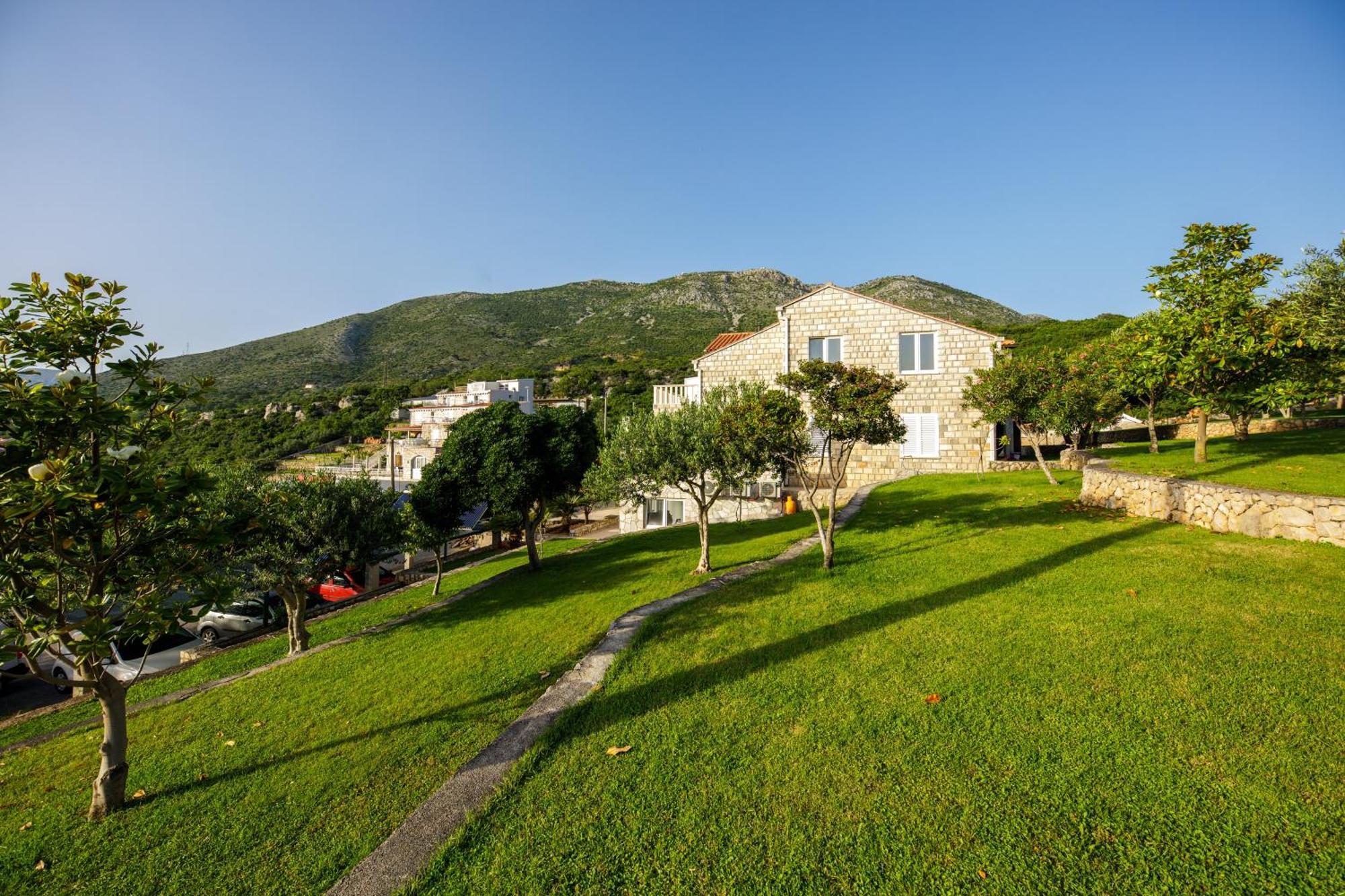 Apartments Mi&Ni Cavtat Bagian luar foto