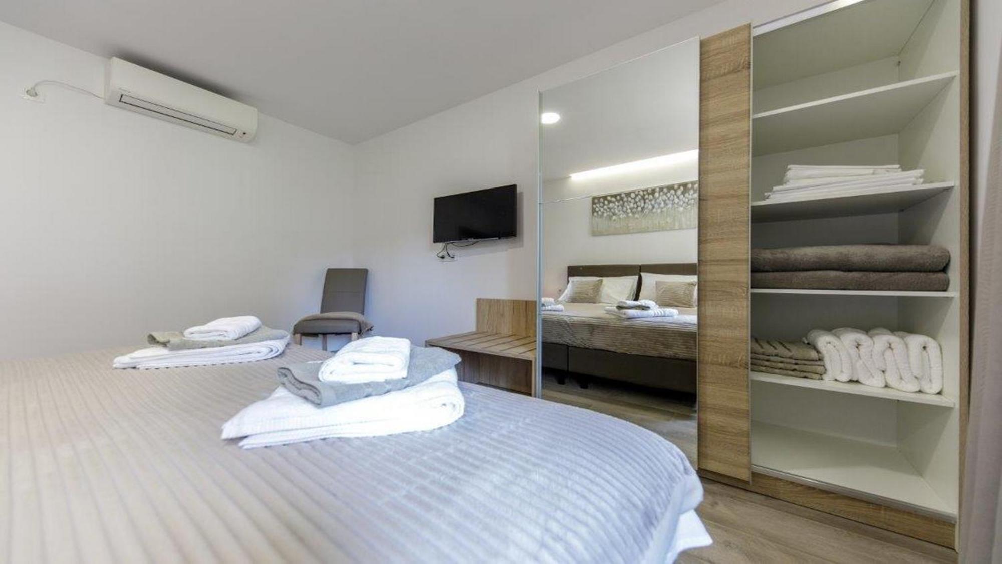 Apartments Mi&Ni Cavtat Ruang foto